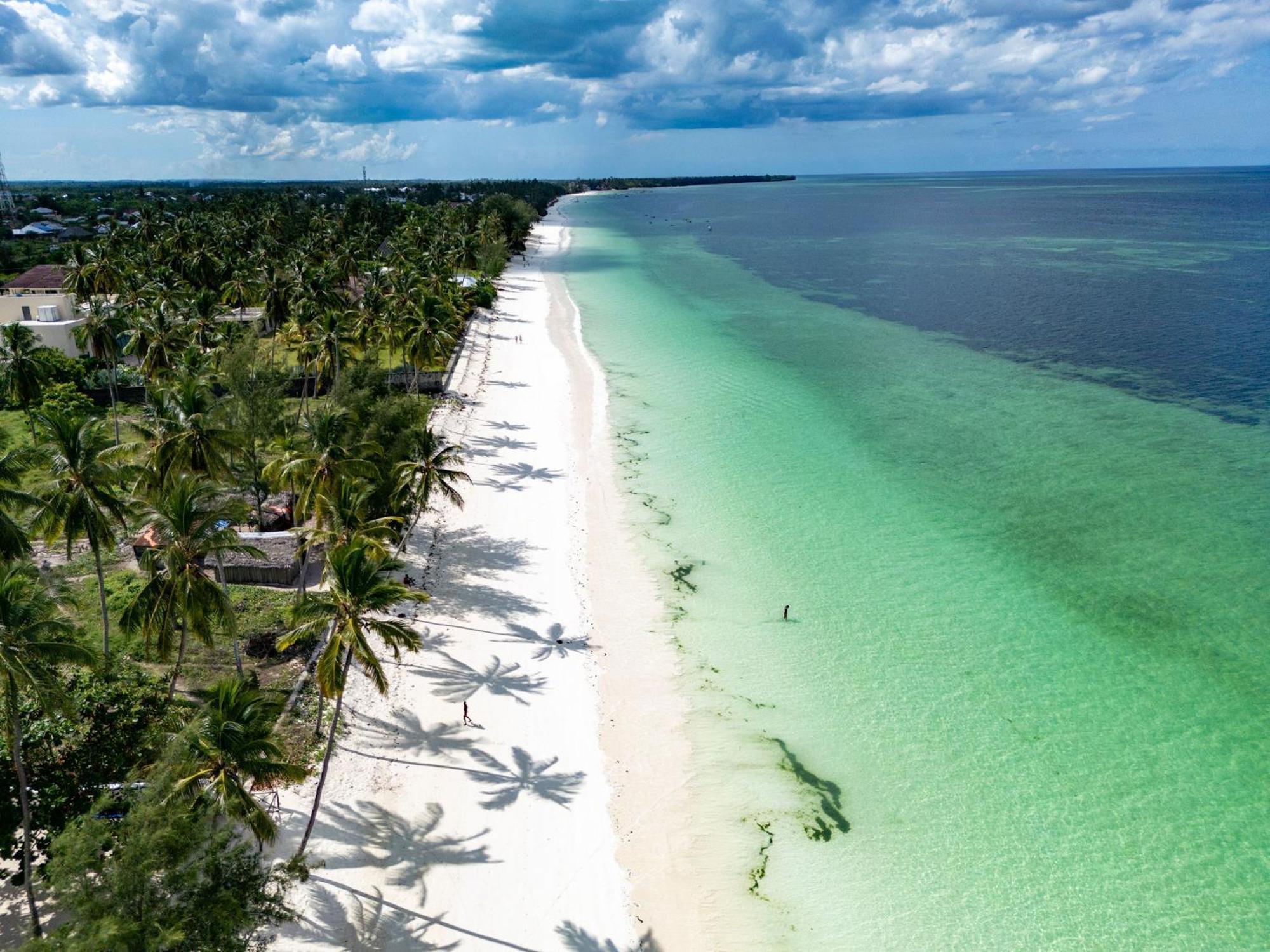 Manolo Beach Resort Ероа Экстерьер фото