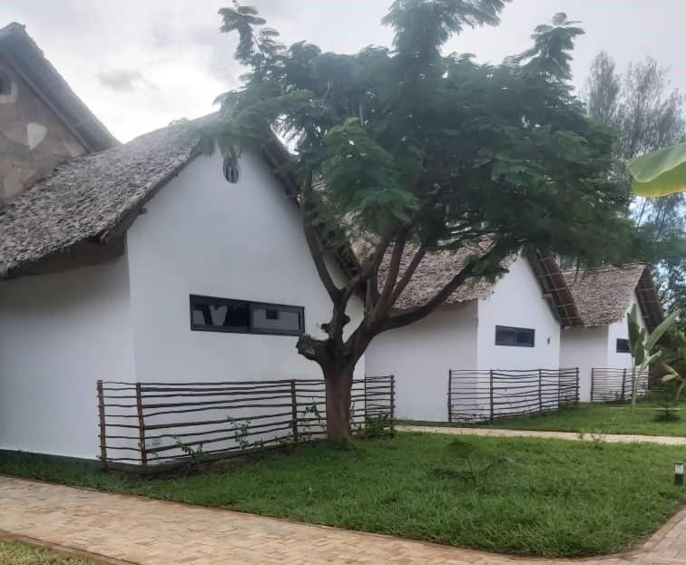 Manolo Beach Resort Ероа Экстерьер фото